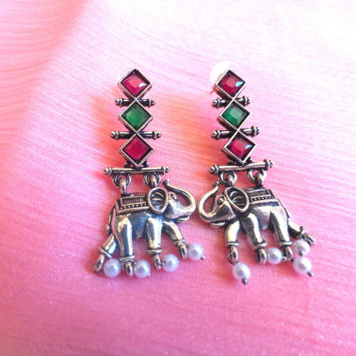 Elephants and diamonds (artificial)